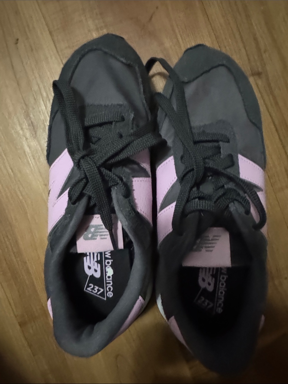 New Balance Women's Gray & Pink 237 Sneakers(11)